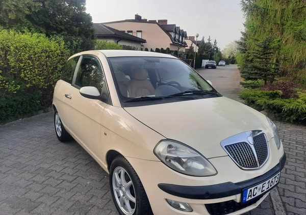 Lancia Ypsilon cena 7500 przebieg: 156000, rok produkcji 2003 z Swarzędz małe 254